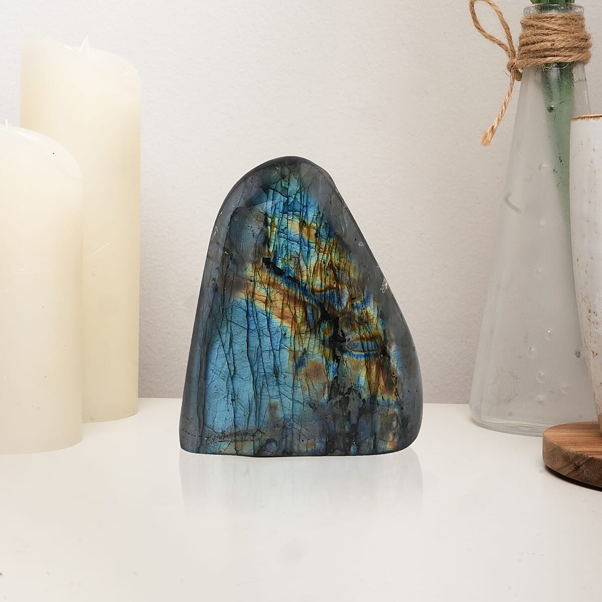 Handcrafted Natural Iridescent Madagascar Labradorite Gemstone, 0.99 Lbs image number 7