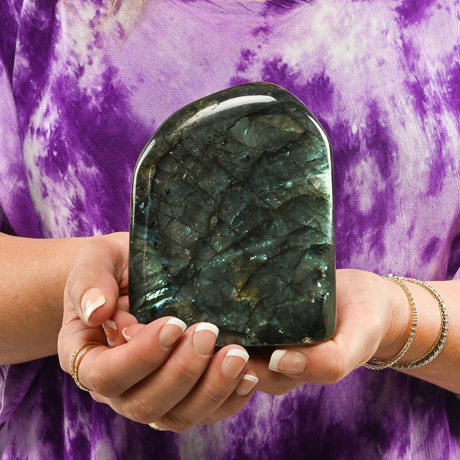Buy Handcrafted Natural Iridescent Madagascar Labradorite Gemstone