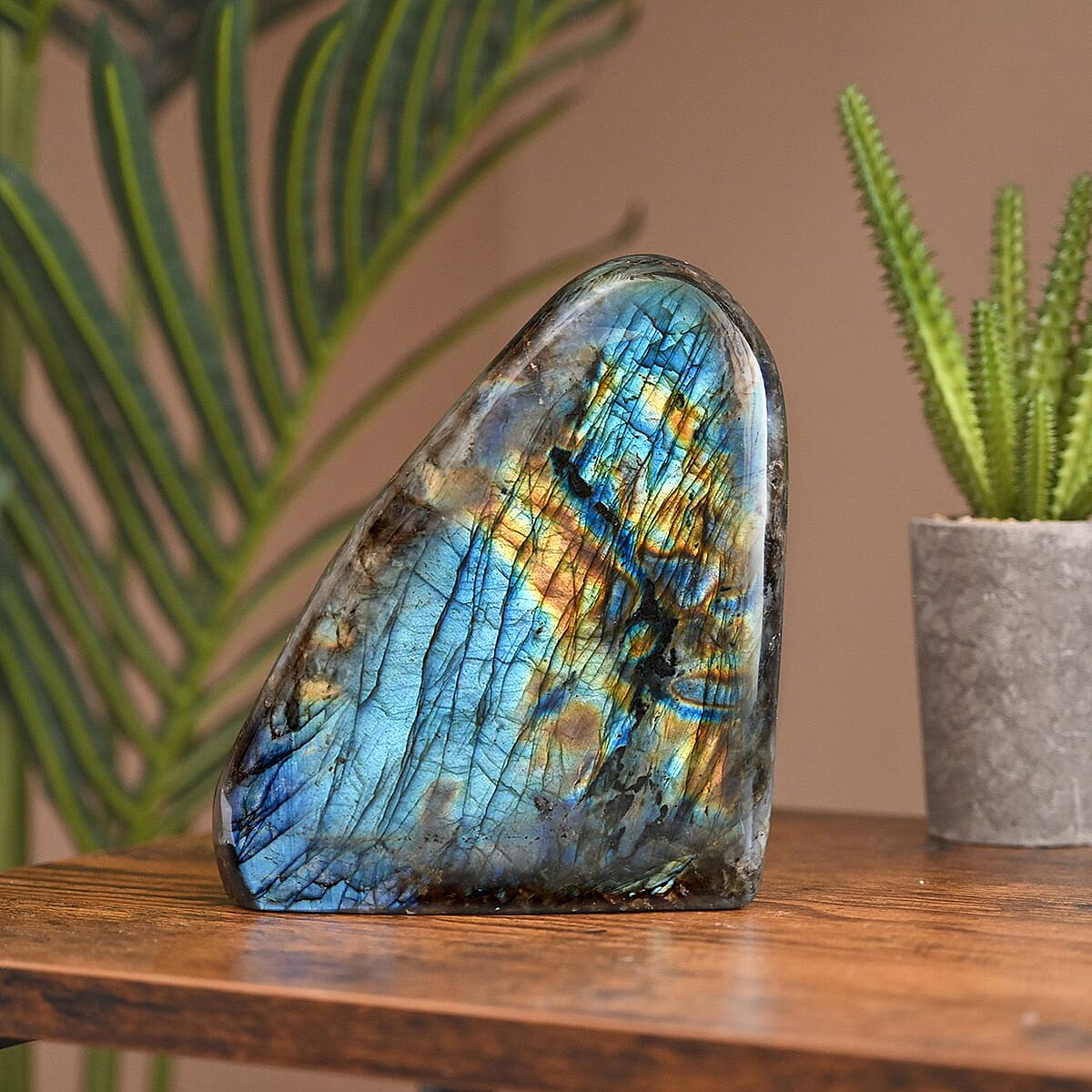 Handcrafted Natural Iridescent Madagascar Labradorite Gemstone, 4.79 Lbs image number 1