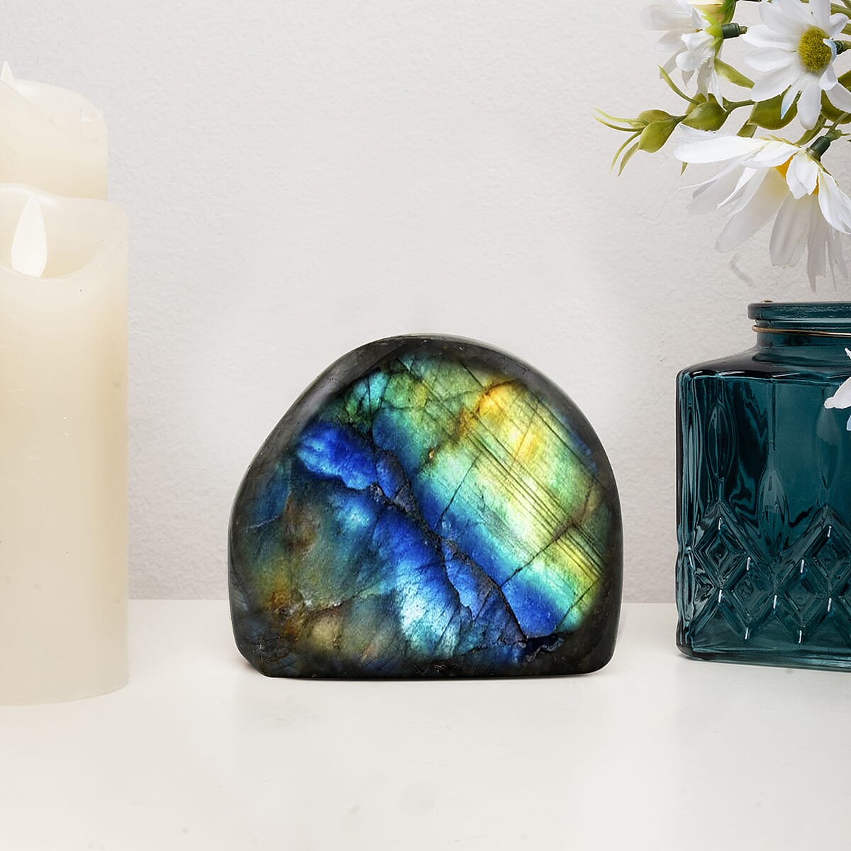 Handcrafted Natural Iridescent Madagascar Labradorite Gemstone, 0.41 Lbs image number 7