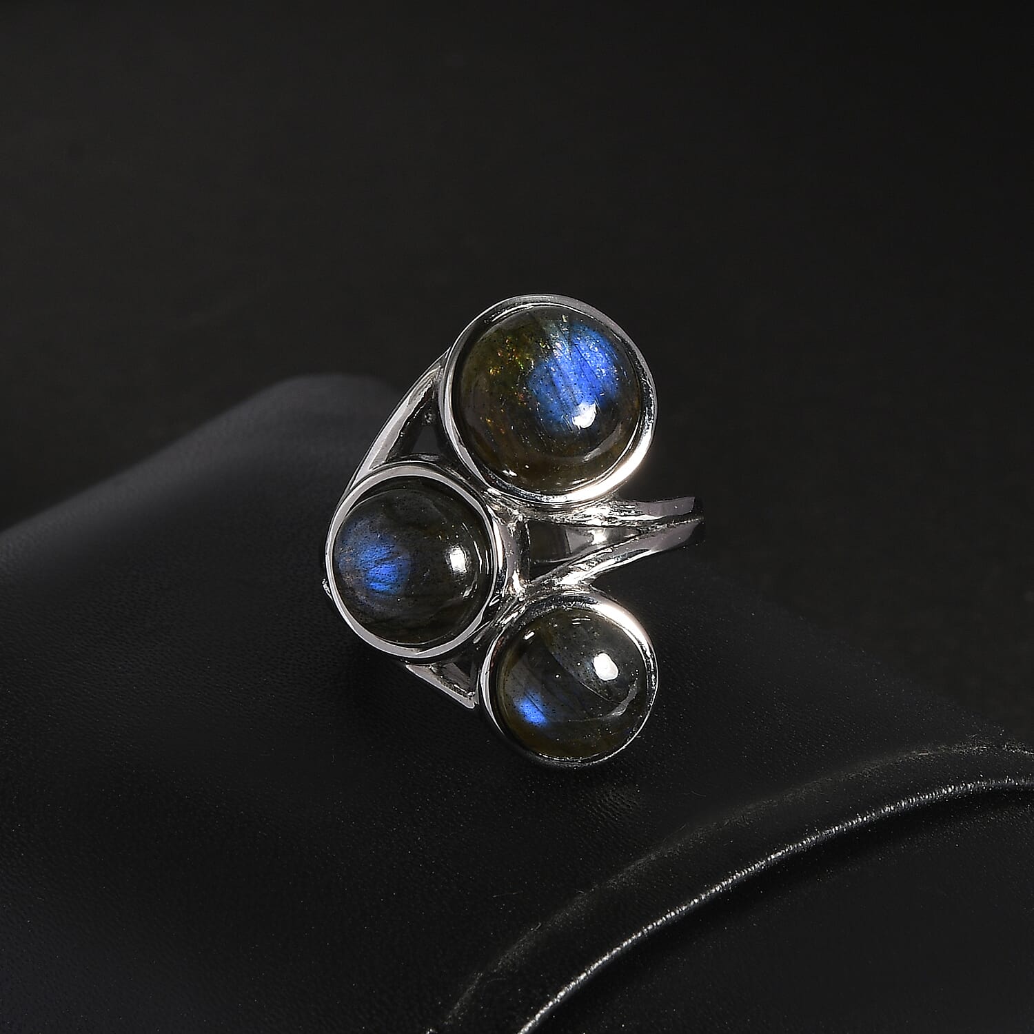 Malagasy Labradorite / 9 - Product card gallery slide 3 (9432174395647)