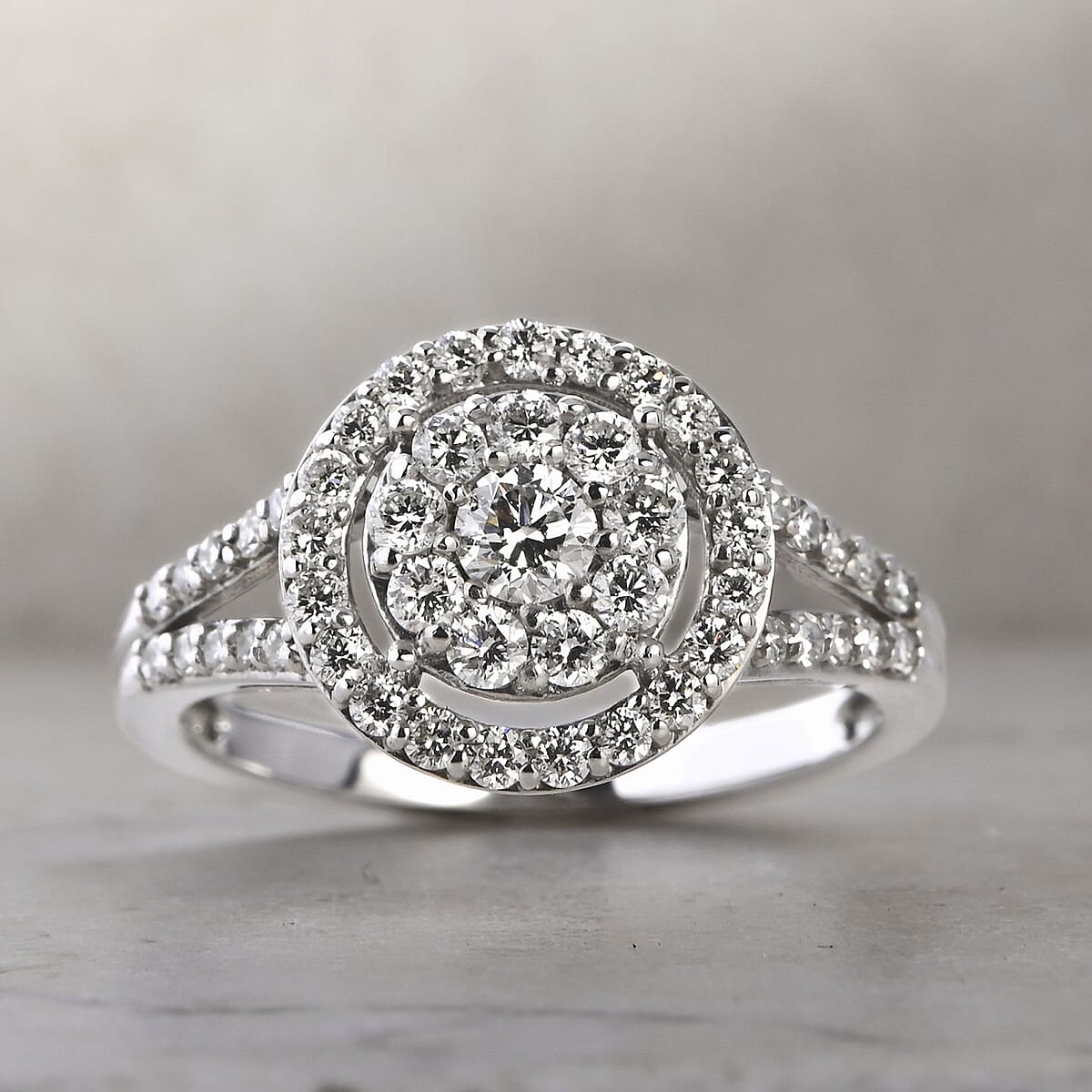 Diamond 0.75 ctw Ring in 10K White Gold (Size 7.0) image number 1
