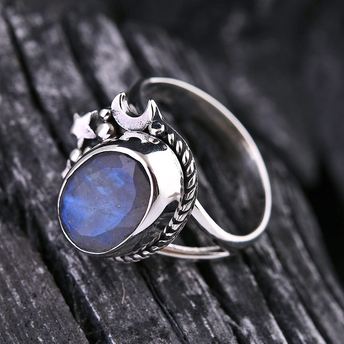 Bali Legacy Moon Glow Moonstone Celestial Ring in Sterling Silver (Size 7.0) 6.00 ctw image number 1