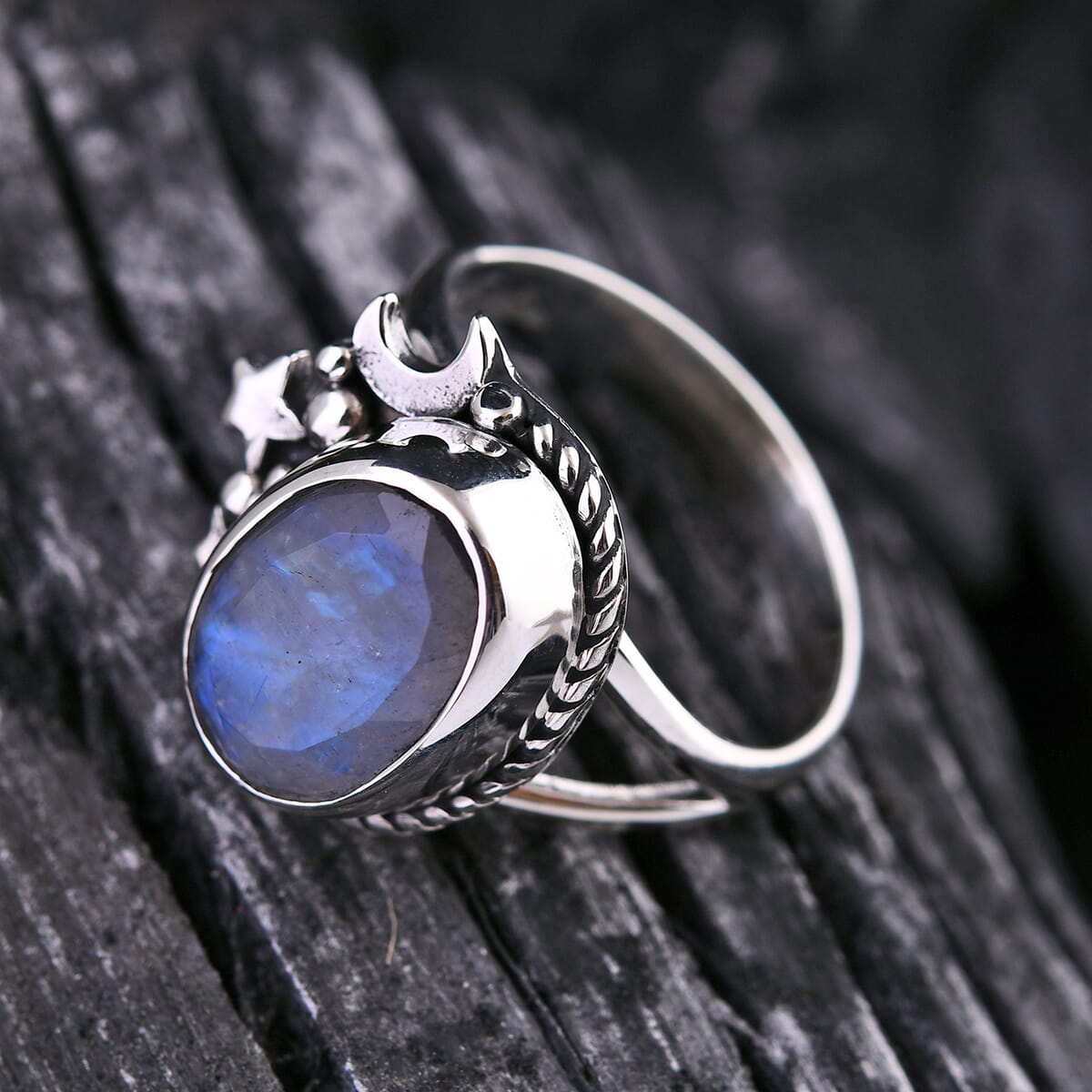 Bali Legacy Moon Glow Moonstone Celestial Ring in Sterling Silver (Size 8.0) 6.00 ctw image number 1