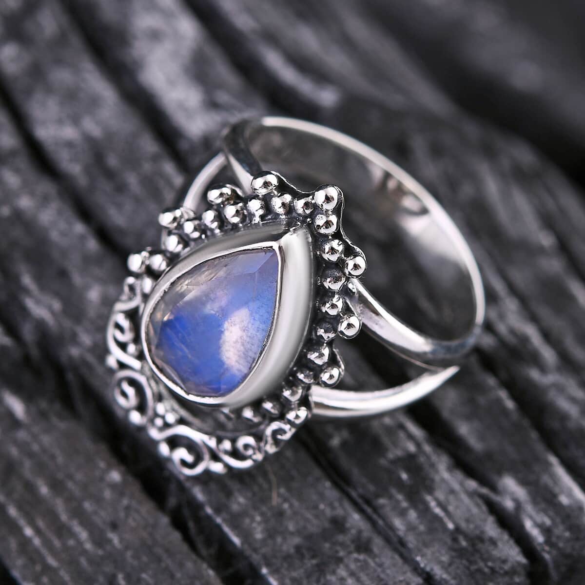 Bali Legacy Moon Glow Moonstone Half Moon Ring in Sterling Silver (Size 5.0) 2.30 ctw image number 1