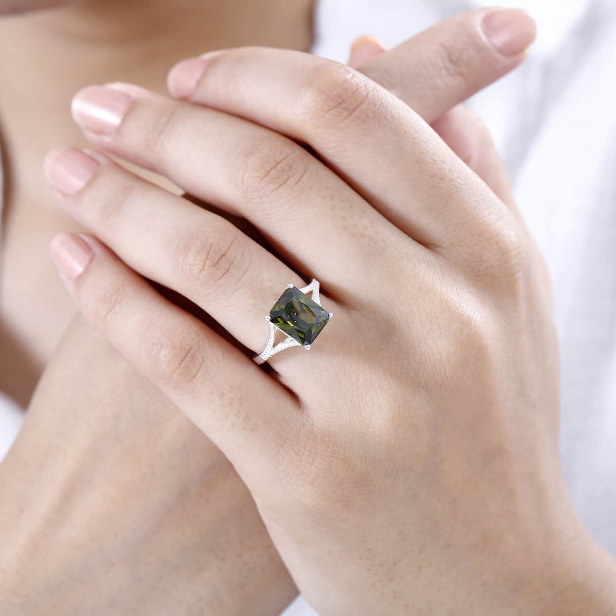 Simulated Green Diamond Solitaire Ring in Sterling Silver (Size 9.0) 5.25 ctw image number 2