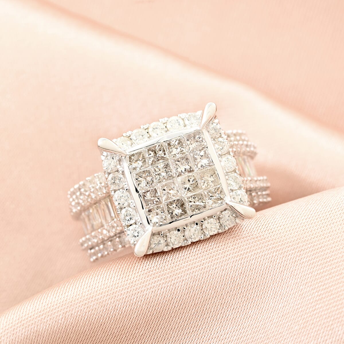 10K White Gold G - SI2 Diamond Ring (Size 8.0) 6.20 Grams 2.00 ctw image number 1