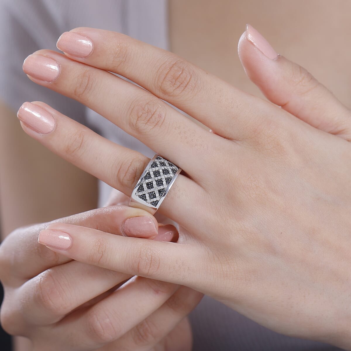 GP Royal Art Deco Collection Black and White Diamond 0.75 ctw Men's Ring in Rhodium Over Sterling Silver (Size 14.0) image number 2