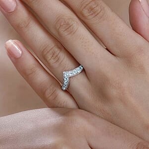 Betroka Blue Apatite 0.44 ctw Band Ring in Platinum Over Sterling Silver (Size 6.5)