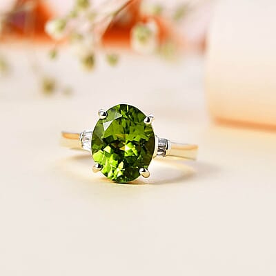 Luxoro Premium Hebei Peridot and G-H I2 Diamond 3.75 ctw Statement Ring in 10K Green Gold (Size 6.0)