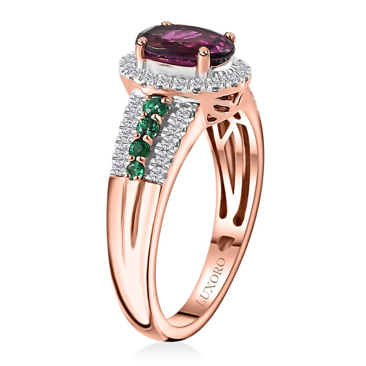 Certified & Appraised Luxoro 10K Rose Gold AAA Radiant Ember Garnet, Boyaca Colombian Emerald and G-H I2 Diamond Ring 1.93 ctw image number 3