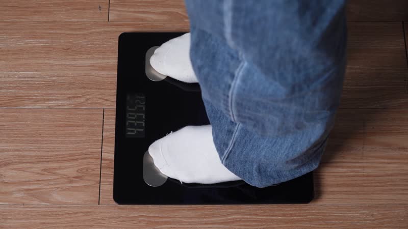 White Smart Body Fat Weighing Scale with Bluetooth (2xAAA Not Included)
