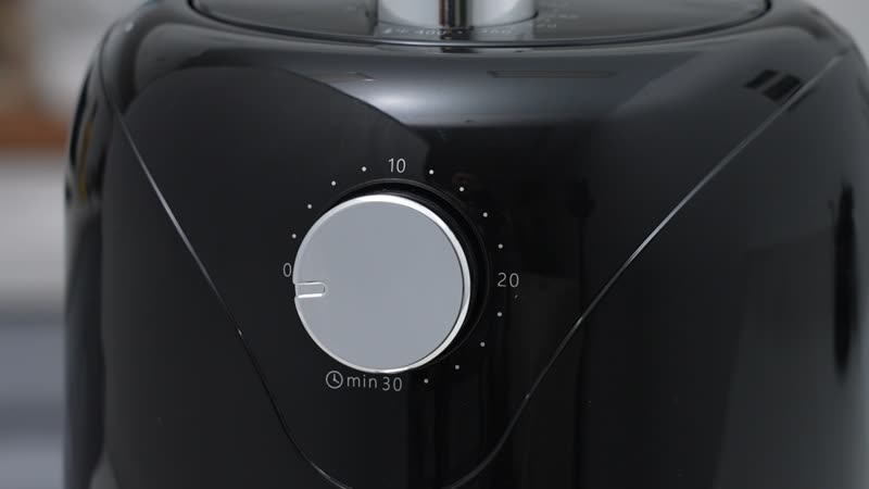 2L Air Fryer with Non Stick Fring Plate (700w, 120v)