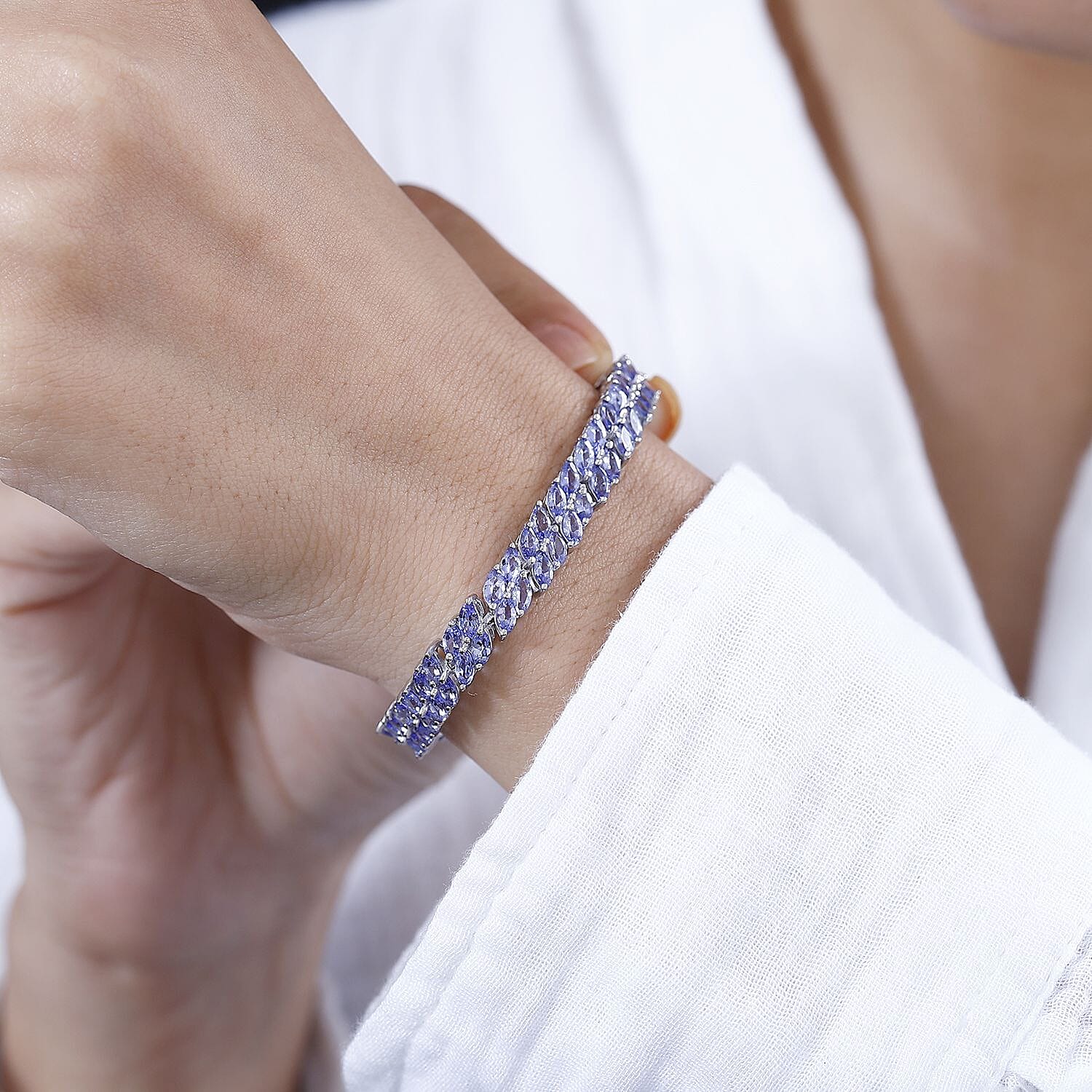 Tanzanite 14.00 ctw Bracelet in Rhodium Over Sterling Silver (7.50 In)
