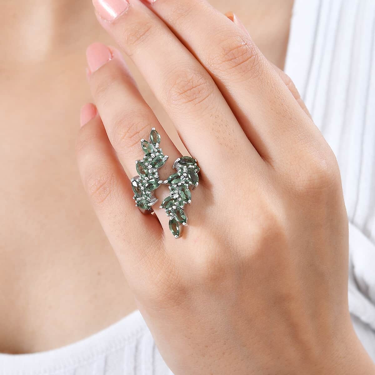 Andranomaro Green Apatite Bypass Leaf Ring in Rhodium Over Sterling Silver (Size 6.0) 4.35 ctw image number 2