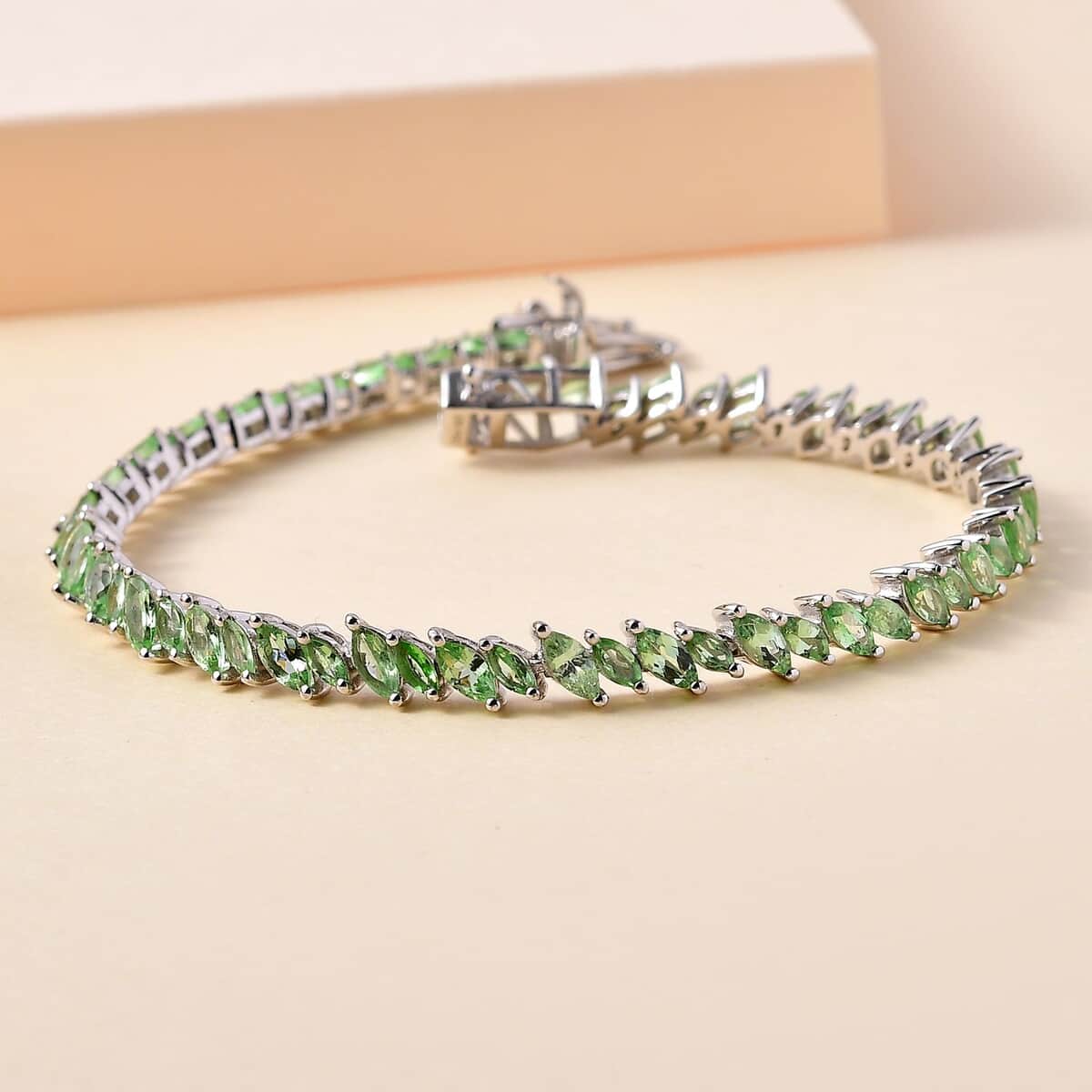 Brazilian Mint Garnet Leaf Bracelet in Rhodium Over Sterling Silver (7.25 In) 7.40 ctw image number 1