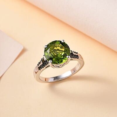 Hebei Peridot and Green Diamond Ring in Rhodium Over Sterling Silver (Size 6.0) 4.40 ctw