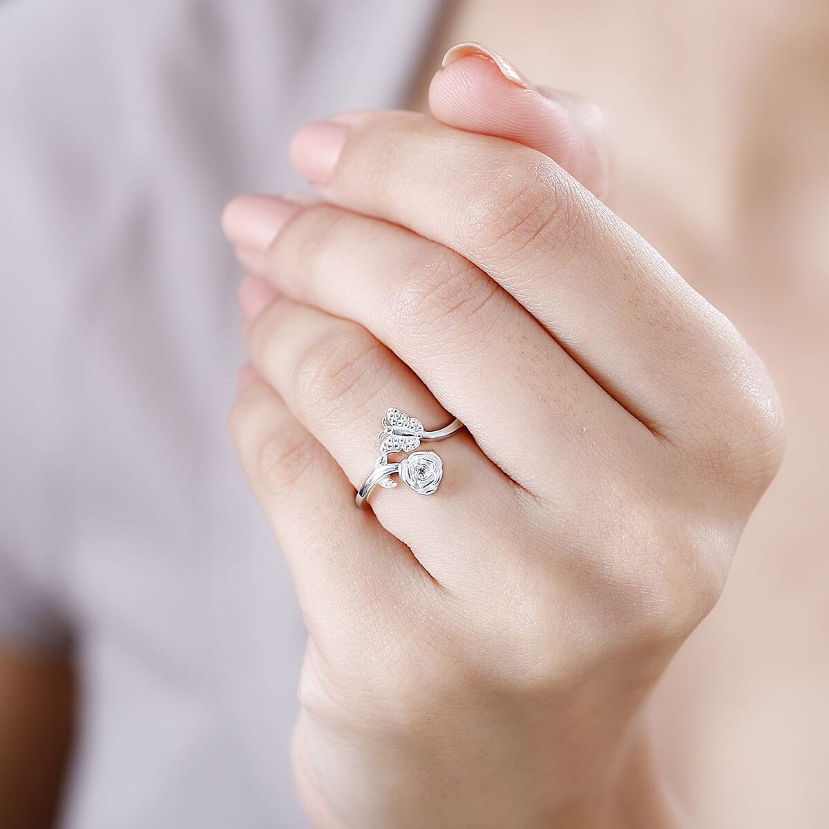 Diamond Accent Ring in Sterling Silver (Size 7.0) image number 2