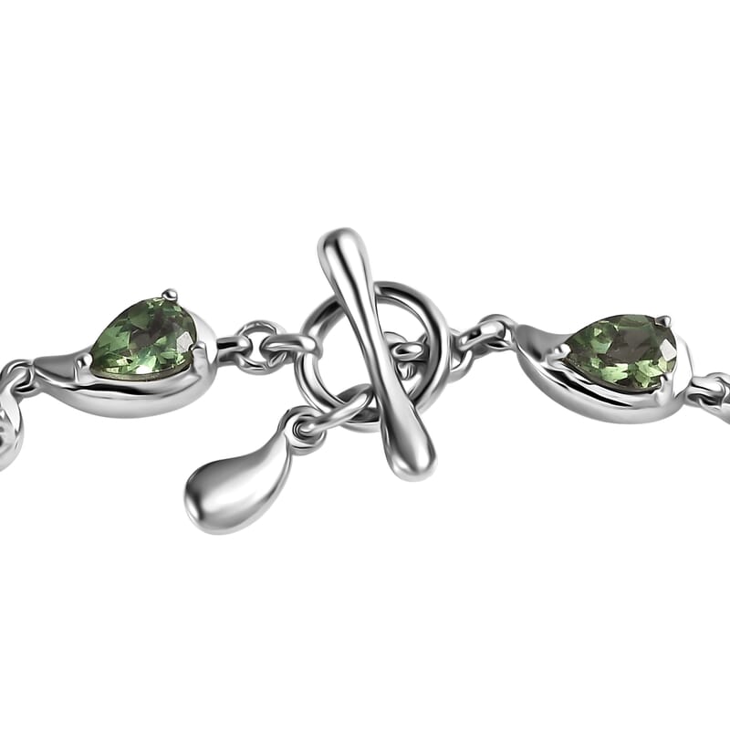 D'Joy Andranomaro Green Apatite Raindrop Bracelet in Rhodium Over Sterling Silver (7.25 In) 7.25 ctw