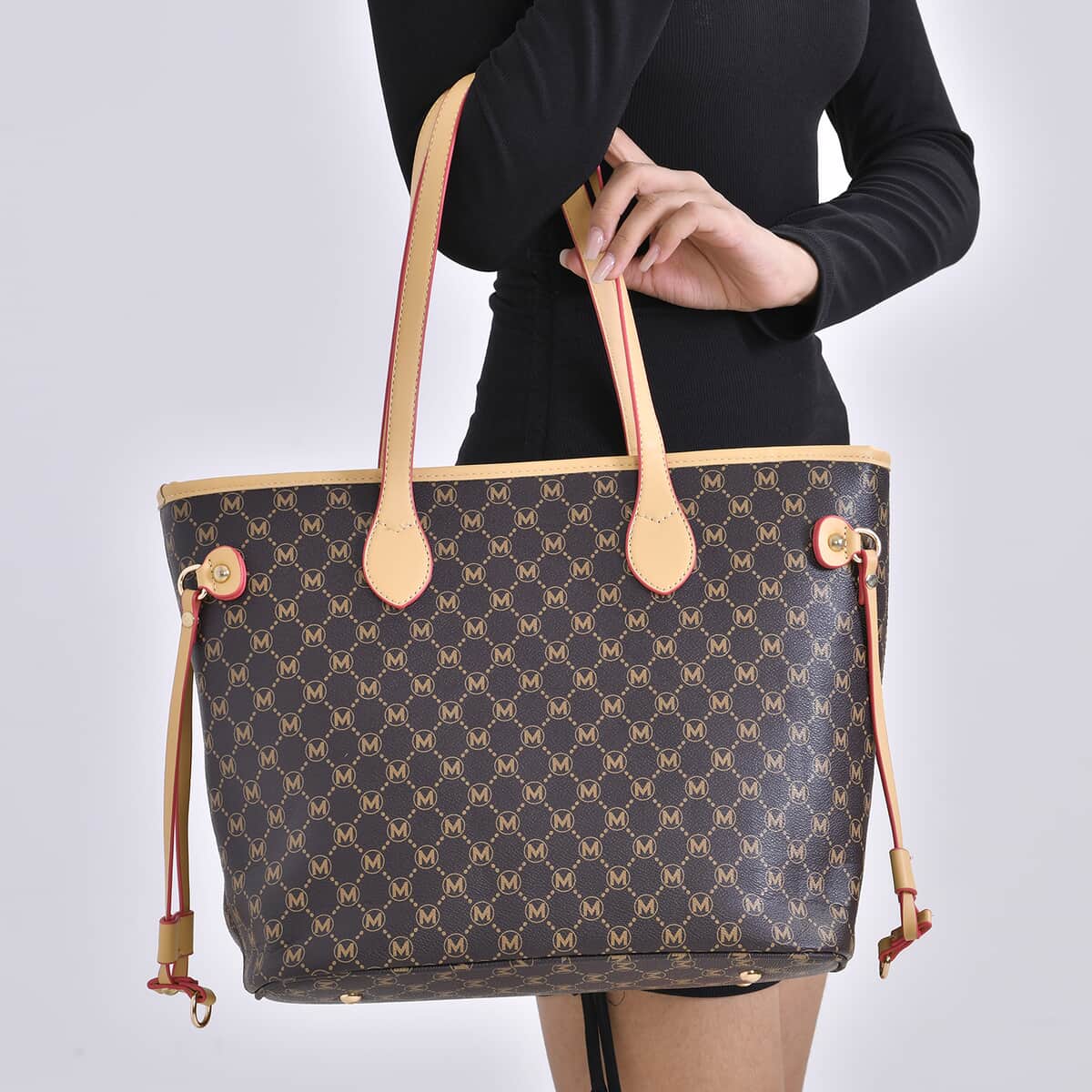 Coffee with M Logo Print Faux Leather Tote Bag with Apricot Handle image number 2