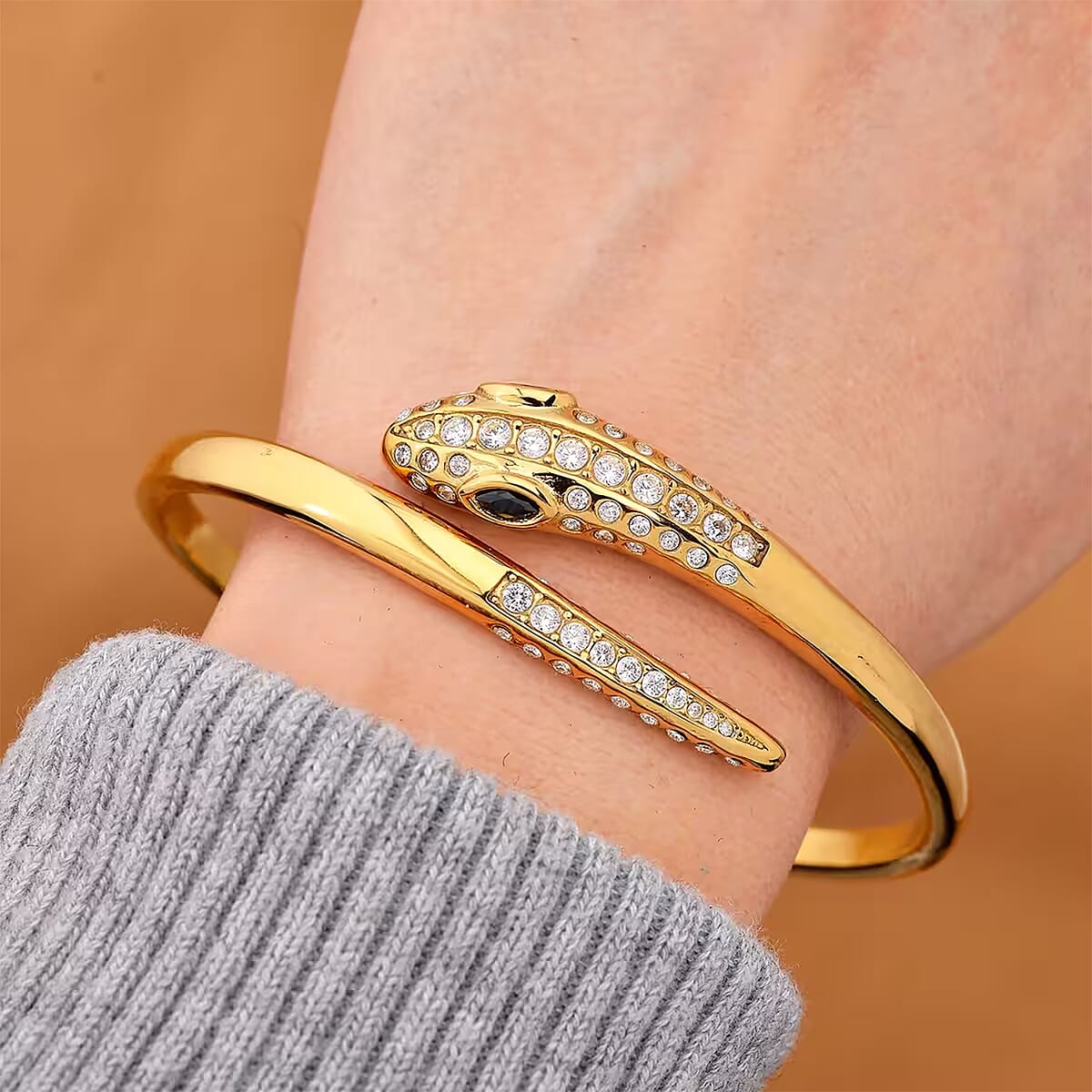 Black Glass and Simulated Diamond Bangle Bracelet in ION Plated YG Stainless Steel (8.0 In) image number 5