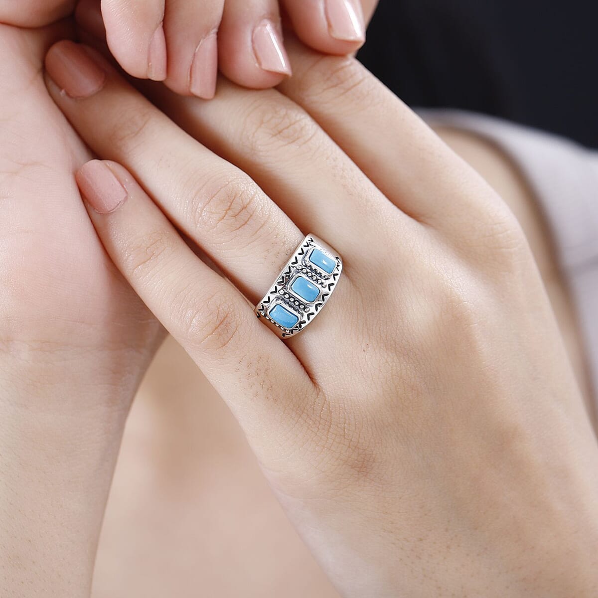 Artisan Crafted Sleeping Beauty Turquoise 3 Stone Ring in Sterling Silver (Size 7.0) 0.85 ctw image number 2