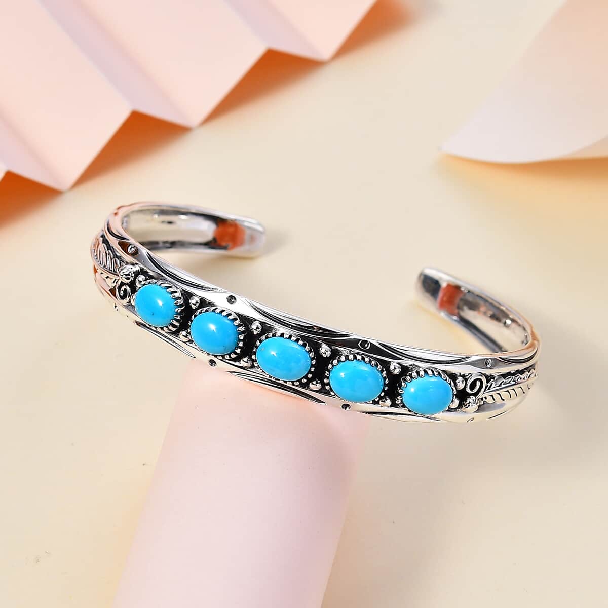 Artisan Crafted Sleeping Beauty Turquoise Feather Cuff Bracelet in Sterling Silver (7.25 In) 5.50 ctw (Del. in 8-10 Days) image number 1