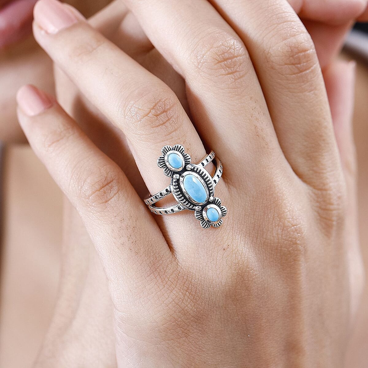 Artisan Crafted Sleeping Beauty Turquoise 3 Stone Ring in Sterling Silver (Size 9.0) 1.00 ctw image number 2