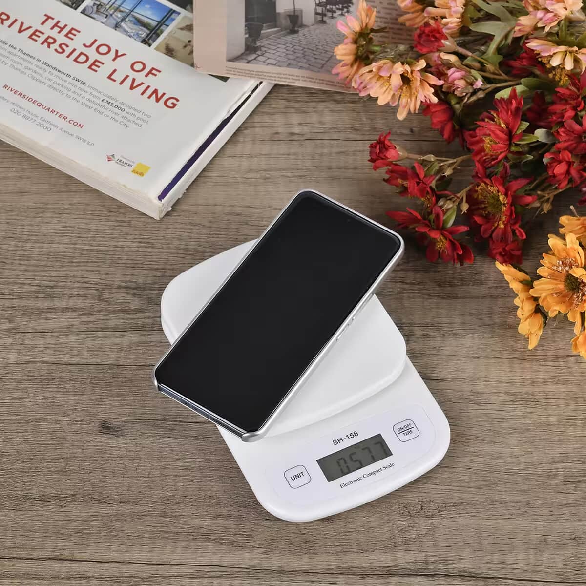 White Electronic Compact Scale (2xAAA Not Included) (5000g to 1g) image number 1