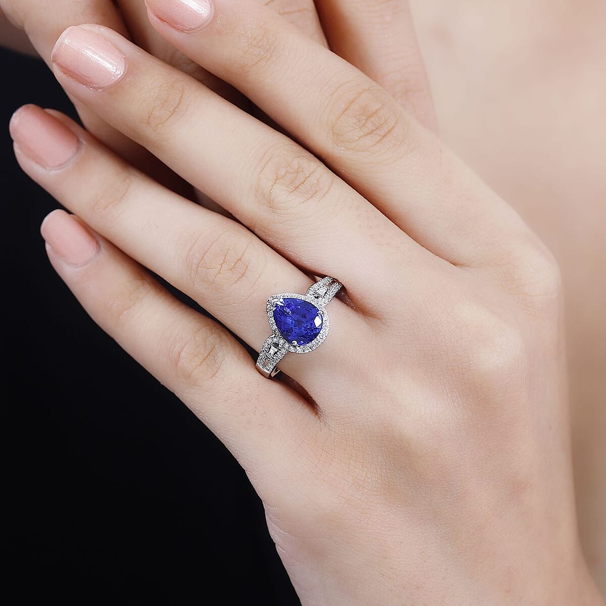 Certified and appraied  Rhapsody 950 Platinum AAAA Tanzanite and E-F VS Diamond Ring (Size 9.0) 7 Grams 3.00 ctw image number 2
