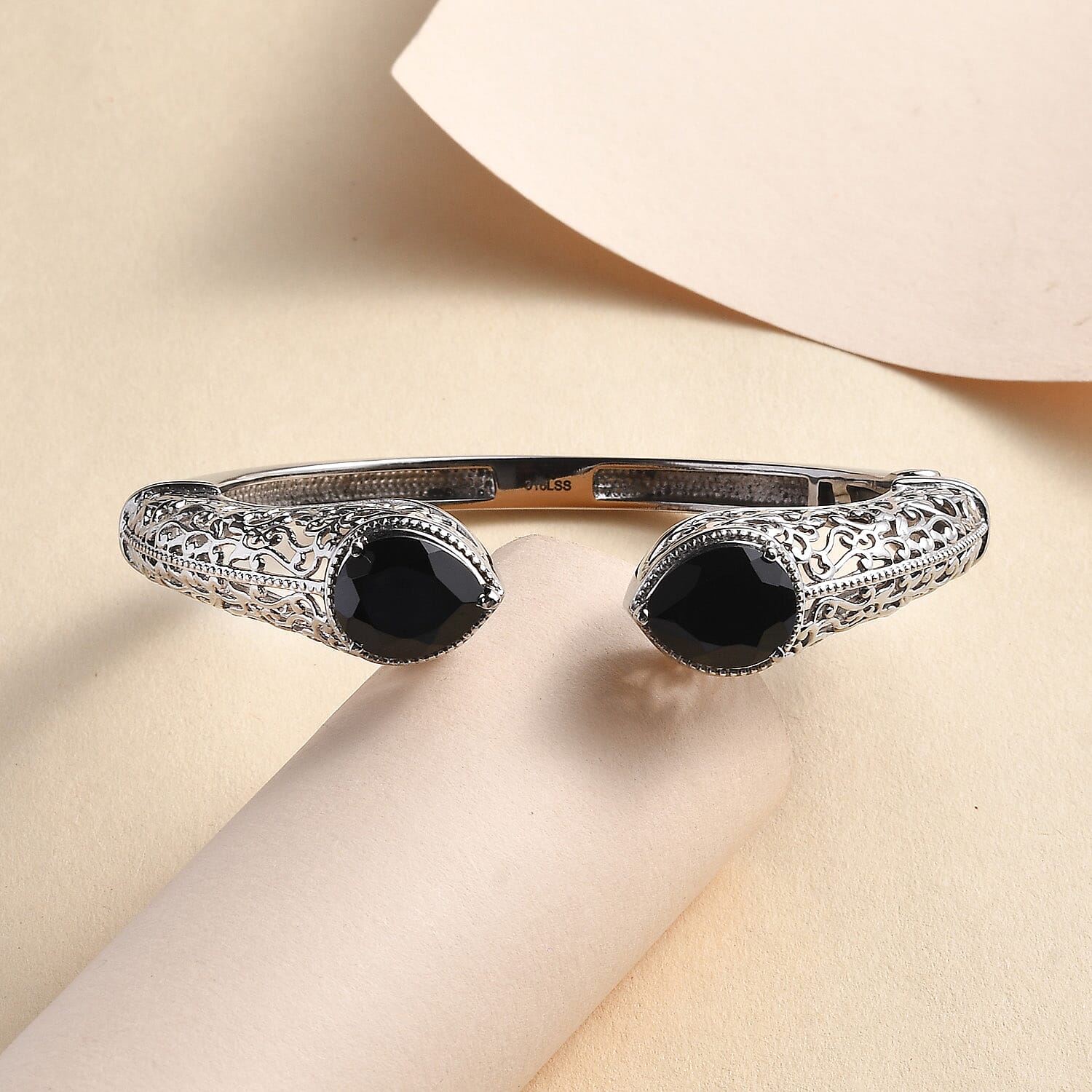 Black Spinel / 6.5 Inches