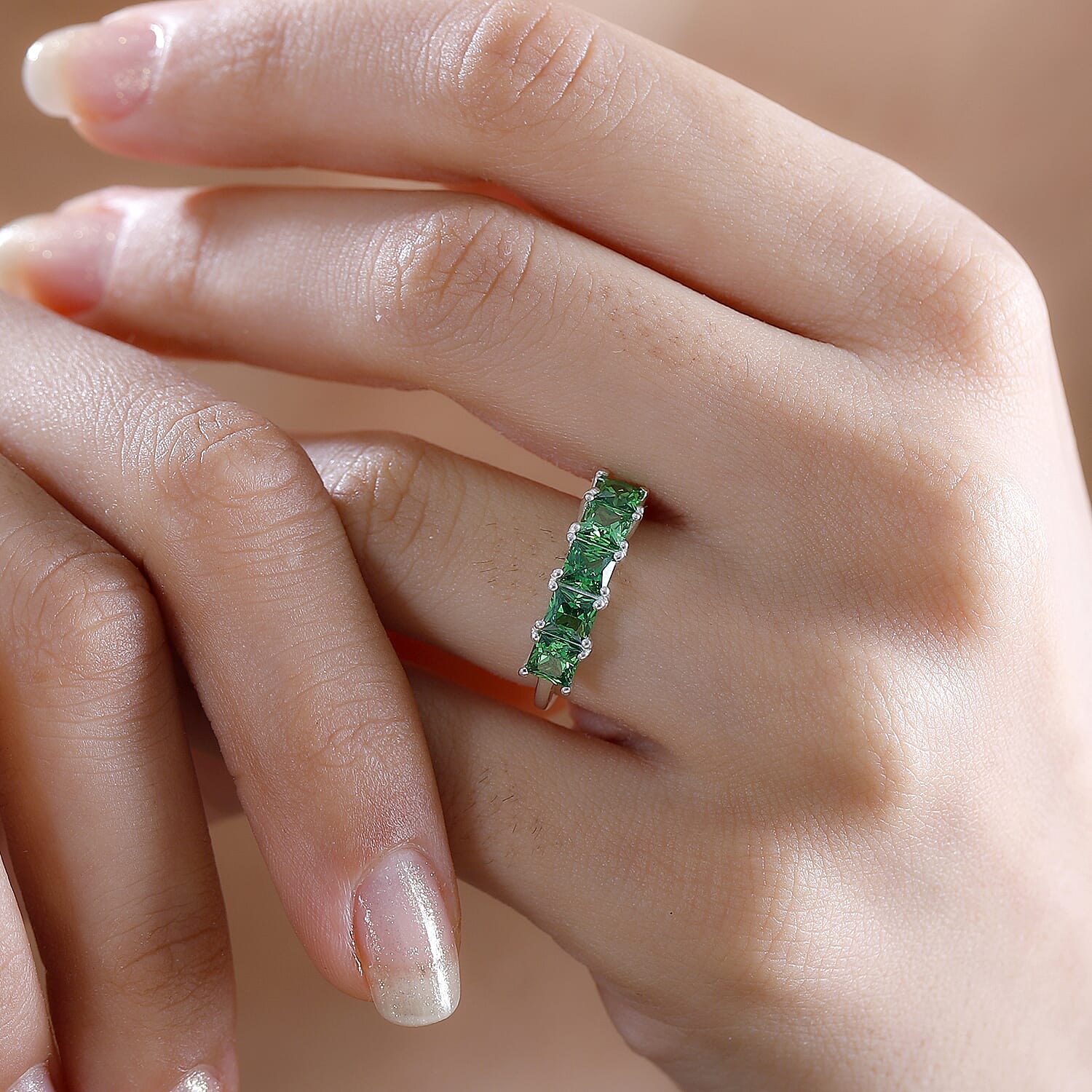 Simulated Green Diamond / 10 - Product card gallery slide 3 (10145457176859)