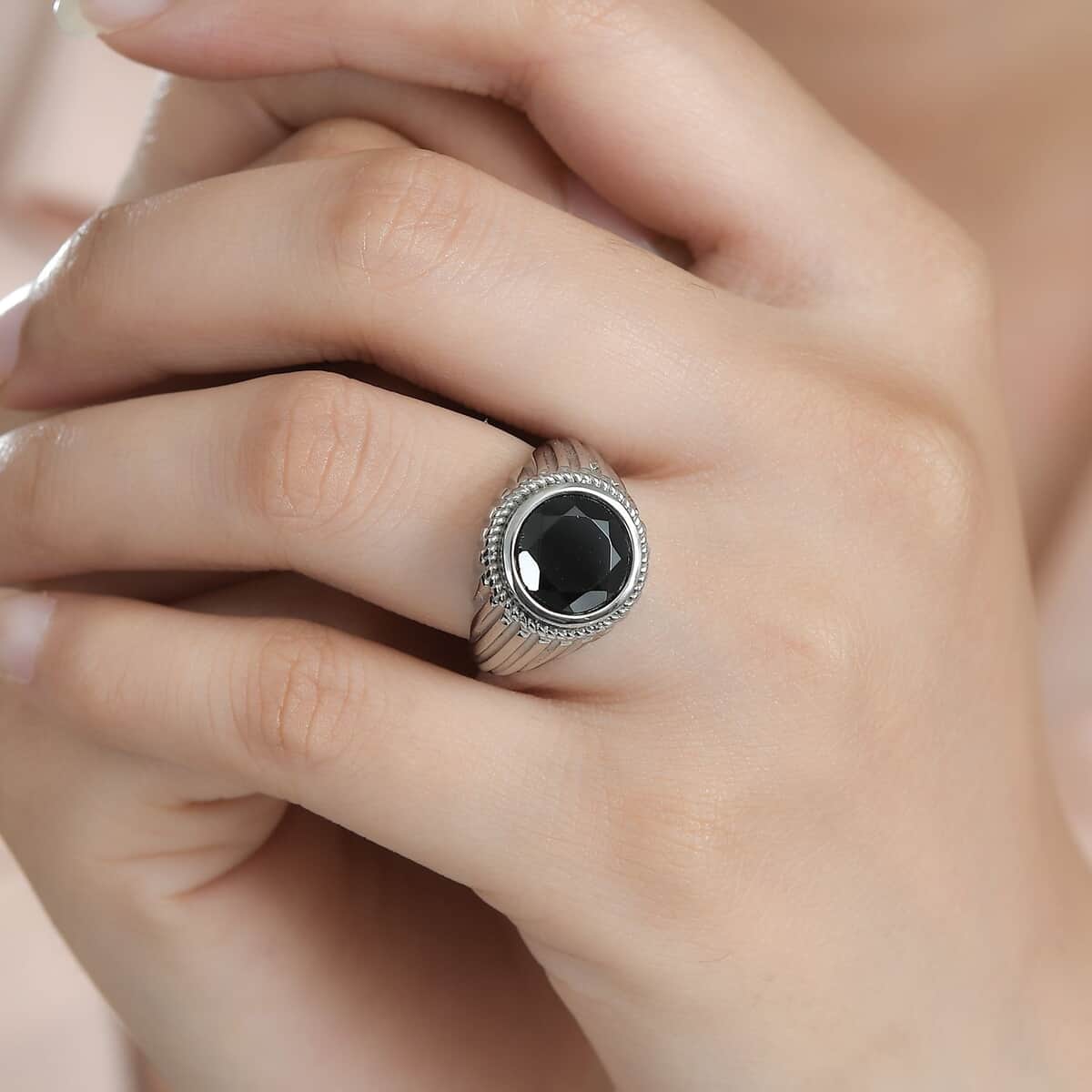 Thai Black Spinel Solitaire Ring in Stainless Steel (Size 10.0) 4.50 ctw image number 2