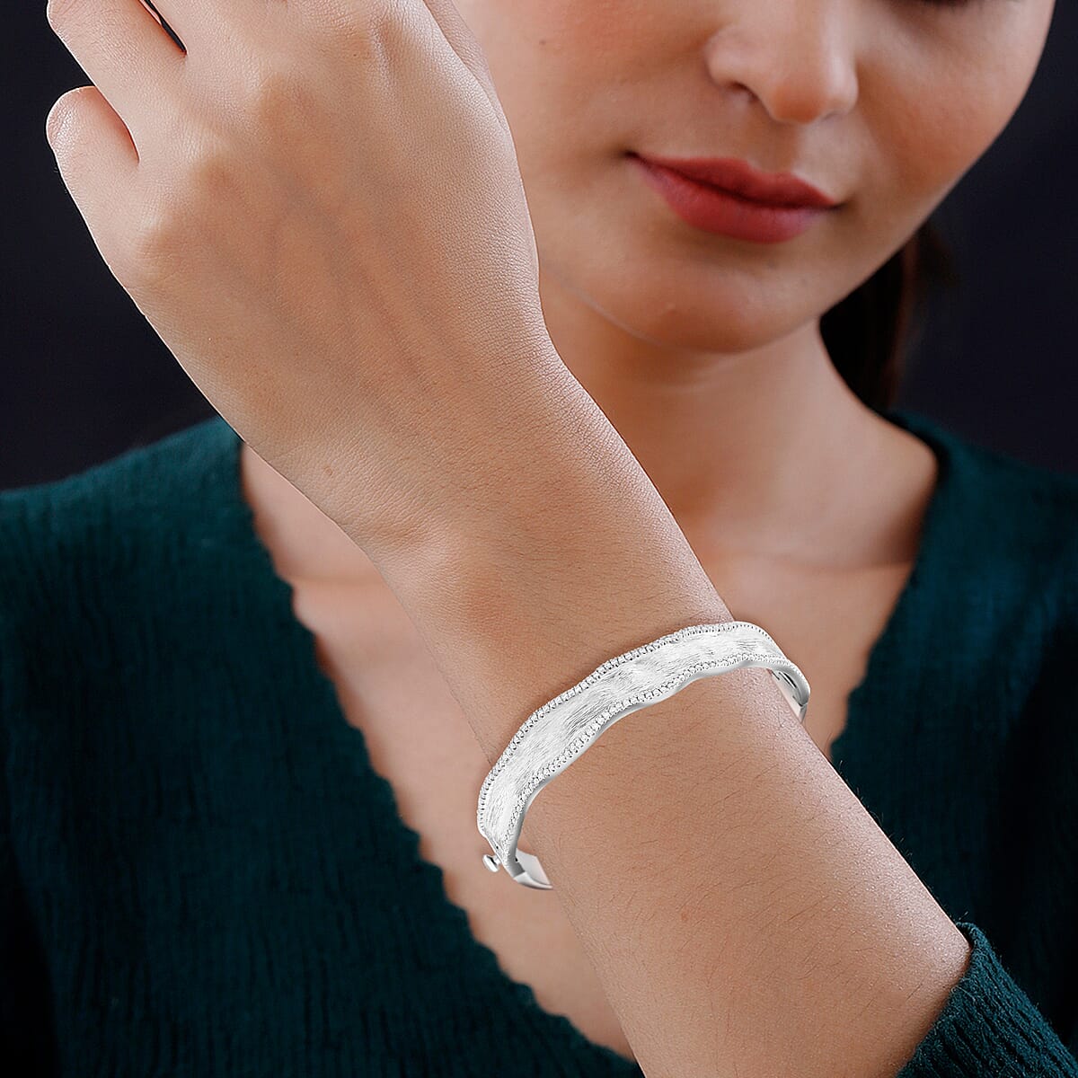 Clarte Sable Collection Moissanite Bangle Bracelet in Platinum Over Sterling Silver (6.50 In) 1.00 ctw image number 2