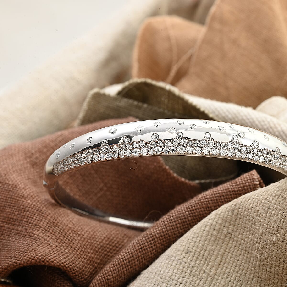 Clarte Sul Mare Collection Moissanite Bangle Bracelet in Platinum Over Sterling Silver (7.25 In) 1.20 ctw image number 1