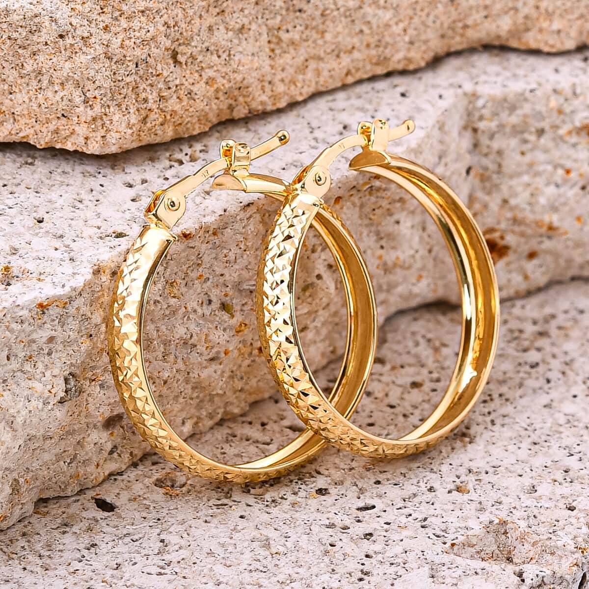 Diamond Cut Hoop Earrings in 10K Yellow Gold 1.50 Grams image number 1