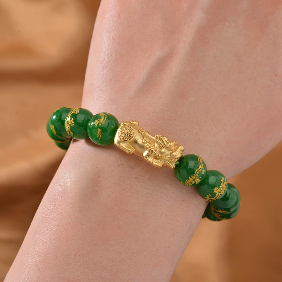 Green Jade (D) Dragon Carved Beaded 150.00 ctwStretch Pixiu Bracelet in Sterling Silver image number 1