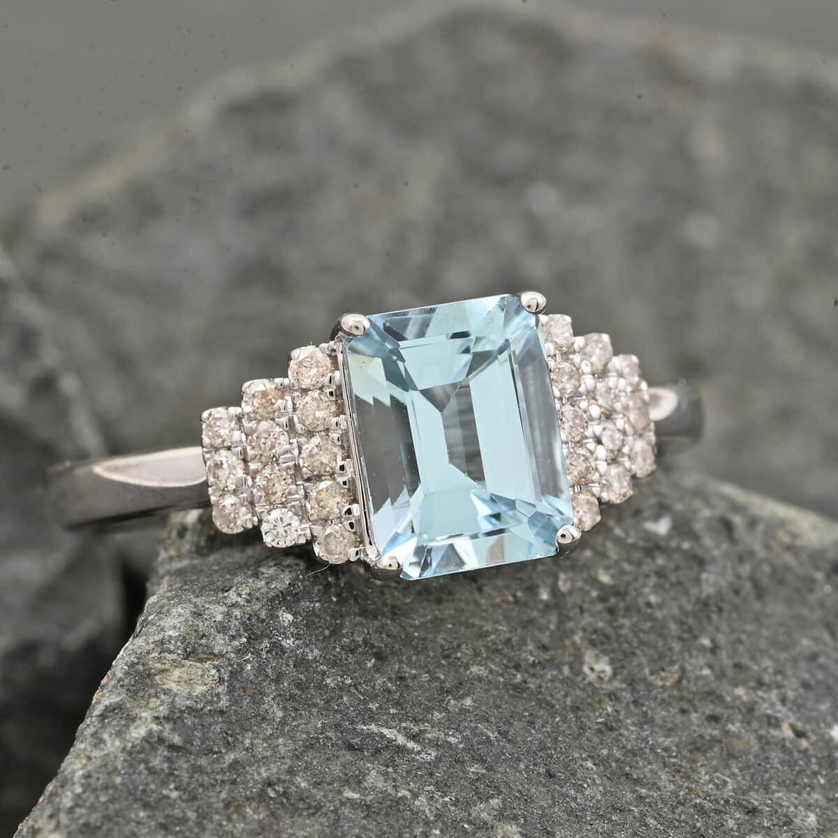 Certified & Appraised Luxoro 14K White Gold AAA Santa Maria Aquamarine, Diamond (G-H, I2) (0.20 cts) Ring (Size 10.0) (Del. in 10-12 Days) 1.85 ctw image number 1