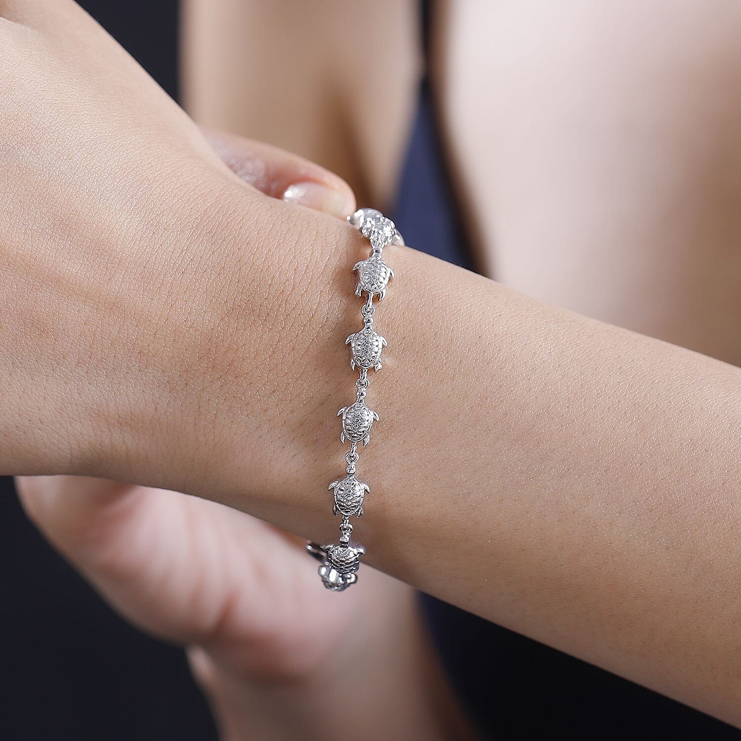 Karis Turtle Bracelet in Platinum Bond (6.50-8.0In)