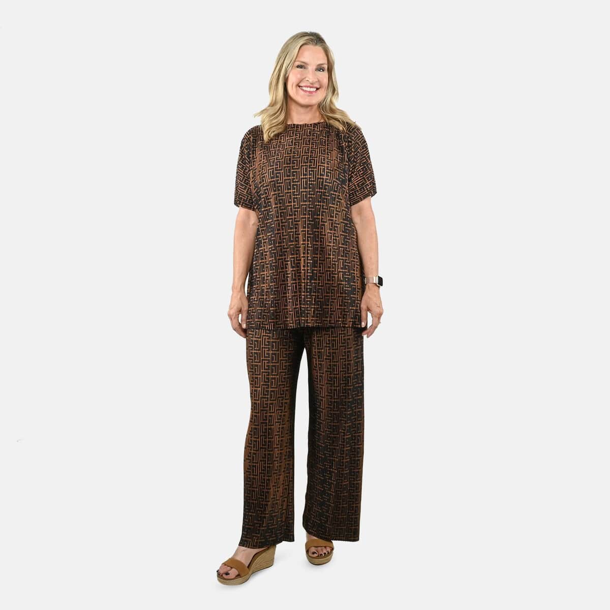 Brown Geometric Print Short-Sleeve Top (31.1"x29.9'') and Flowy Wide-Leg Pants (41.3'') image number 0