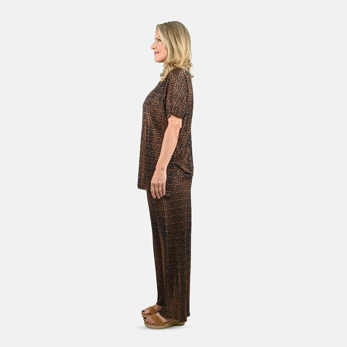 Brown Geometric Print Short-Sleeve Top (31.1"x29.9'') and Flowy Wide-Leg Pants (41.3'') image number 2