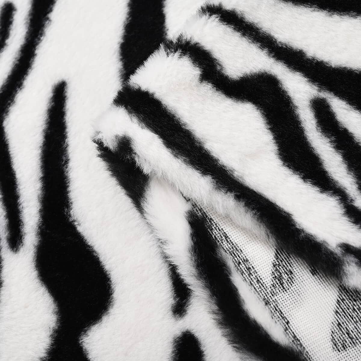 Black and White Tiger Print 100% Polyester Poncho image number 1