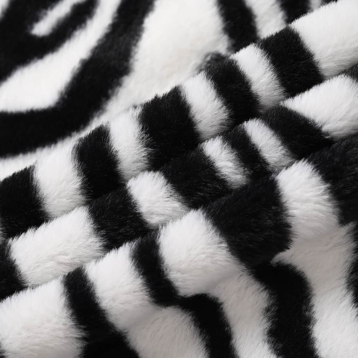 Black and White Tiger Print 100% Polyester Poncho image number 2