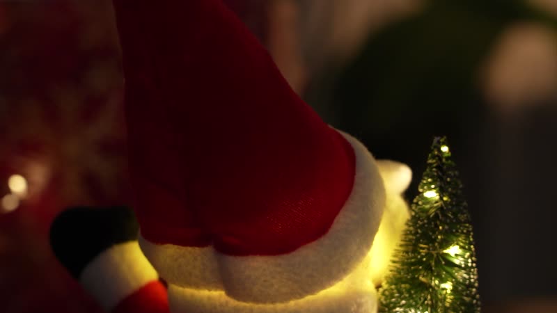 Christmas DÃ©cor Lighted Santa Claus Plush Doll (4.33"x2.8"x5.9") (3xAAA Battery Not Included)