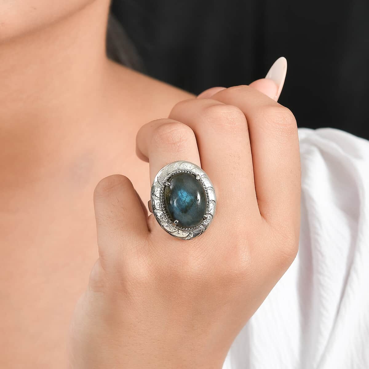 Malagasy Labradorite Solitaire Ring in Stainless Steel (Size 10.0) 16.20 ctw image number 2