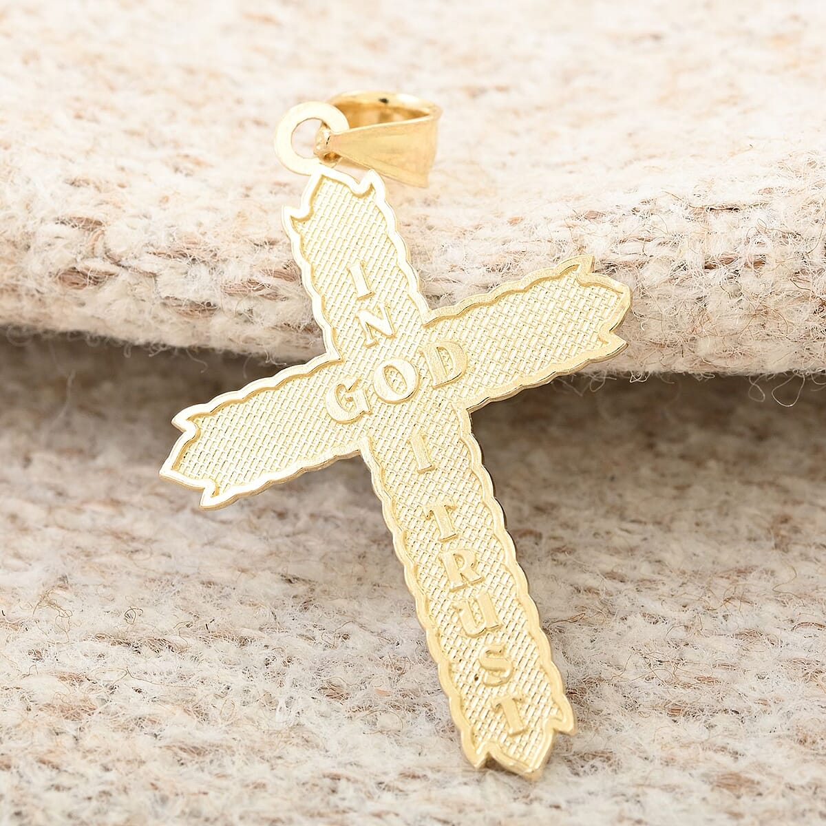 10K Yellow Gold Pendant 1.30 Grams image number 1