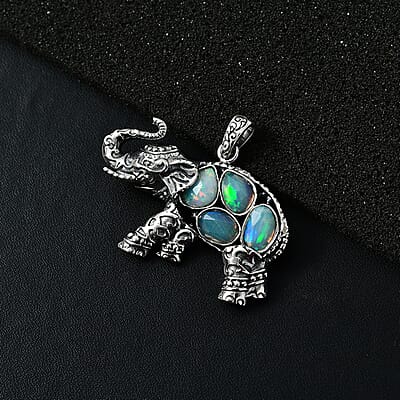 Indian Artistry Polki Ethiopian Welo Opal 1.75 ctw Elephant Pendant without Chain in Sterling Silver