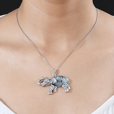 Indian Artistry Polki Ethiopian Welo Opal 1.75 ctw Elephant Pendant without Chain in Sterling Silver