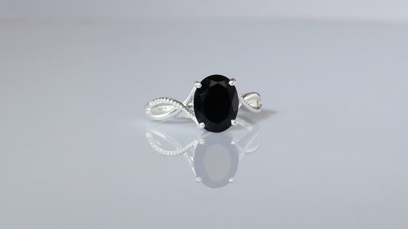 Thai Black Spinel 3.30 ctw Infinity Shank Ring in Sterling Silver (Size 10.0)