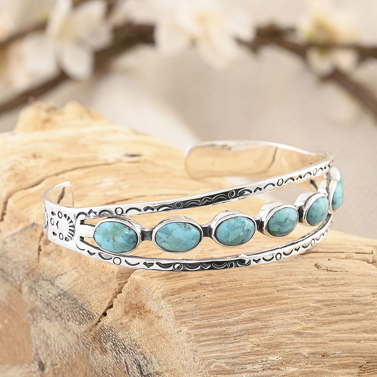 Santa Fe Style Turquoise Bracelet in Sterling Silver (7.00 In) 15.00 ctw image number 1